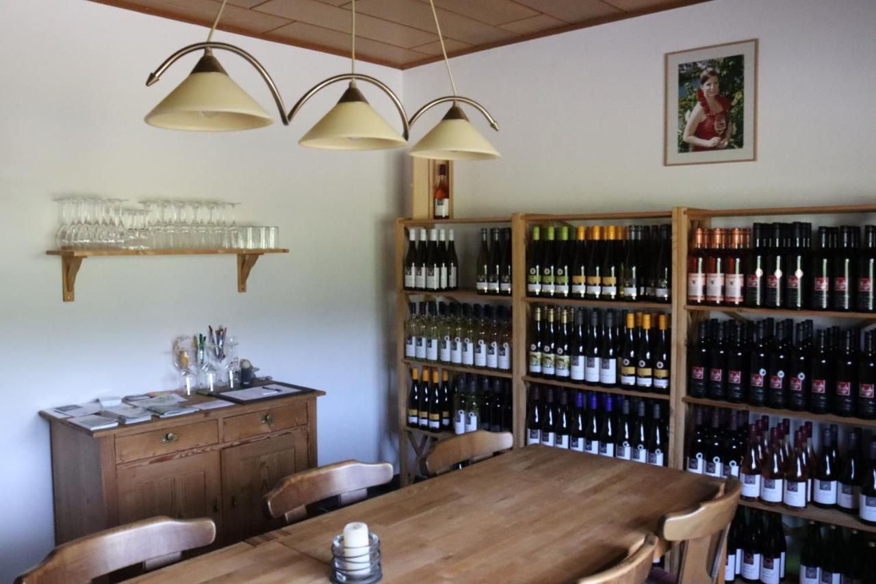 Weingut Und Gaestehaus Wolfgang Beth Kinheim Esterno foto